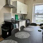 Apartmán Cozy Pink House Fairview 6 Beds