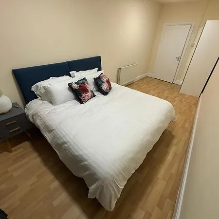 דירה Cozy Pink House Fairview 6 Beds דבלין
