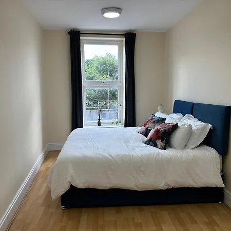Cozy Pink House Fairview 6 Beds Dublin