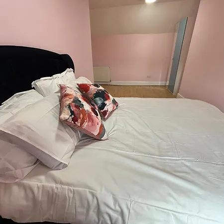 Cozy Pink House Fairview 6 Beds * Dublin