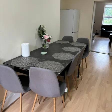 Appartamento Cozy Pink House Fairview 6 Beds Dublino