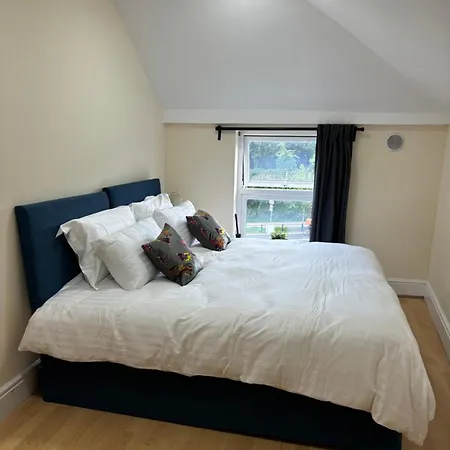 Cozy Pink House Fairview 6 Beds Lejlighed