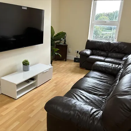 Cozy Pink House Fairview 6 Beds