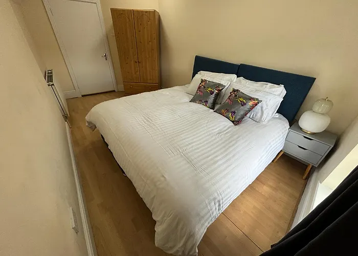 Cozy Pink House Fairview 6 Beds Dublin