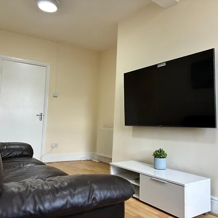 Cozy Pink House Fairview 6 Beds * Dublin