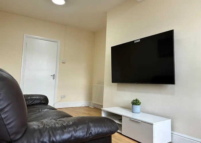 Cozy Pink House Fairview 6 Beds * Dublin